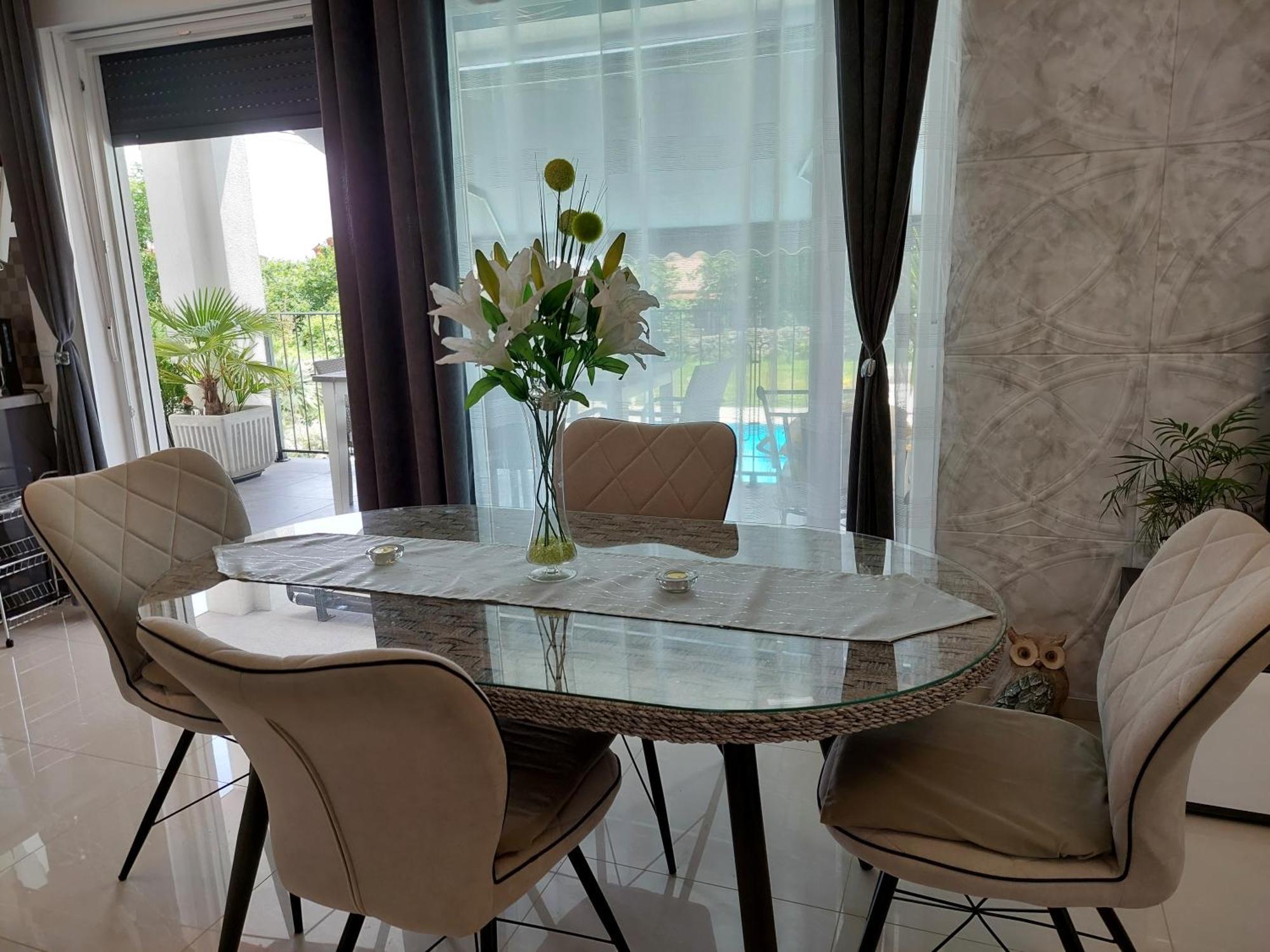 Villa Madlen Icici Bilik gambar